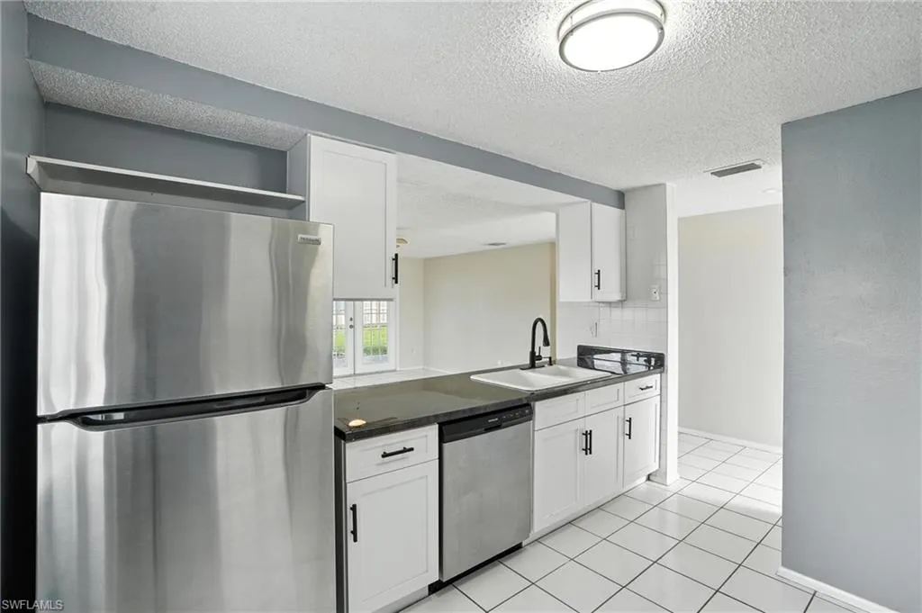 1222 14th PL, Cape Coral, FL 33909,2025000068