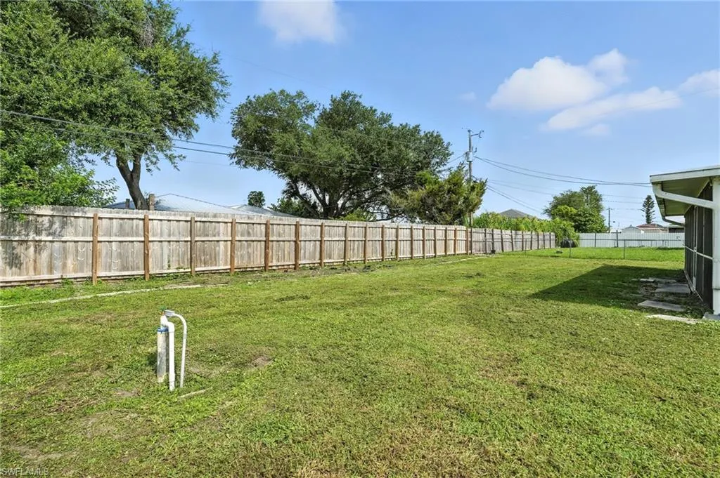 1222 14th PL, Cape Coral, FL 33909,2025000068