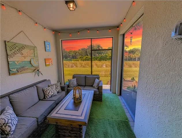Screened Lenai with amazing sunsets.