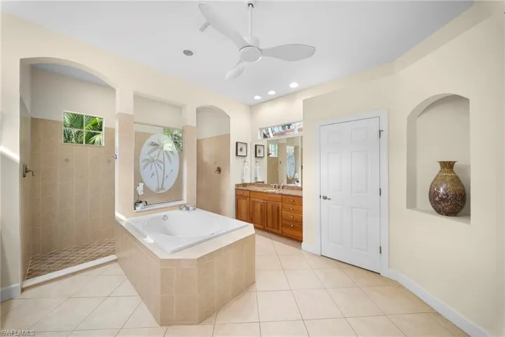 8722 Mustang Island Cir, Naples, Florida 34113