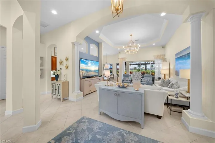 8722 Mustang Island Cir, Naples, Florida 34113