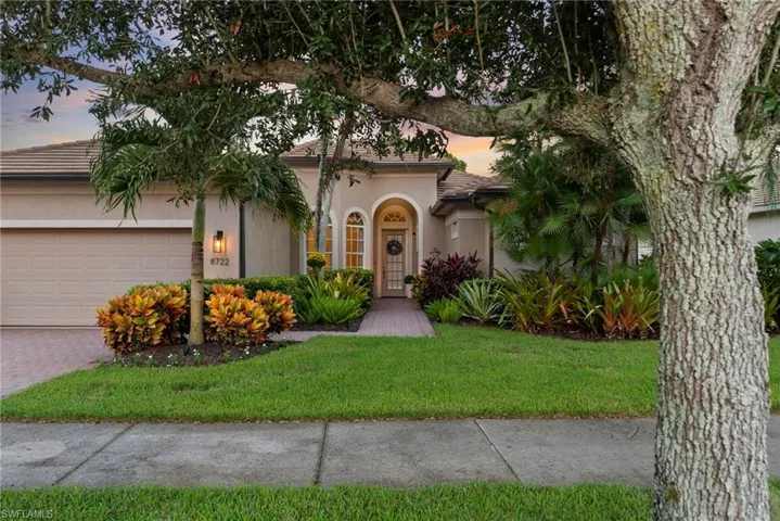 8722 Mustang Island Cir, Naples, Florida 34113