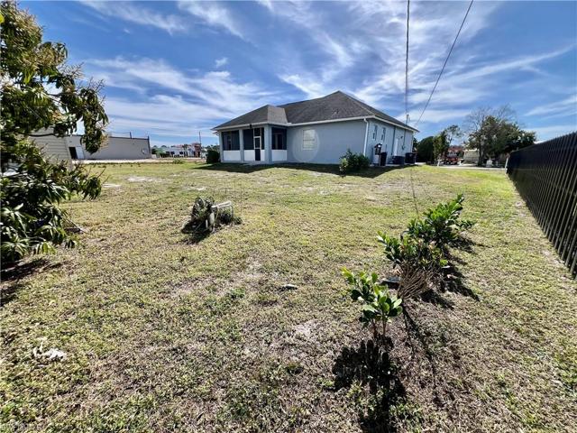 4404  5th W ST, LEHIGH ACRES, FL 33971