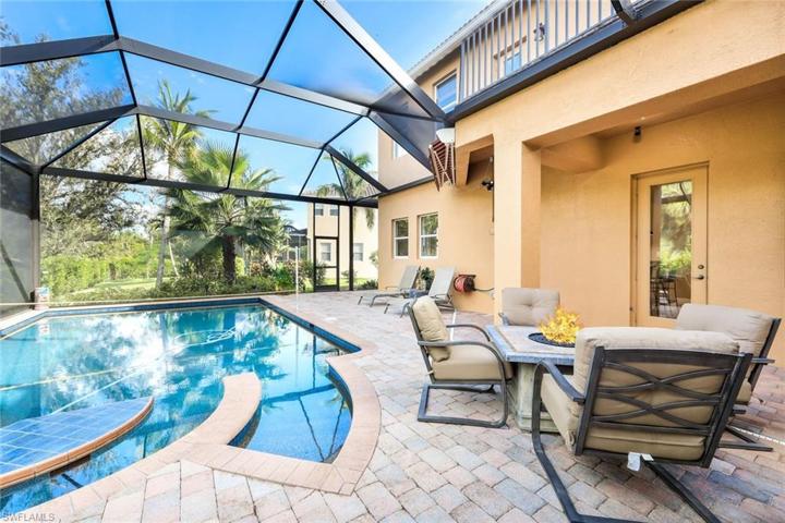 SWIM UP TABLE