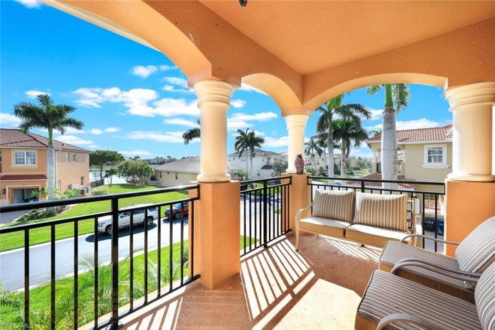 UPPER BALCONY OFF GAME ROOM