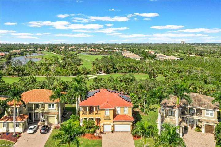 BACKS UP TO GOLF COURSE