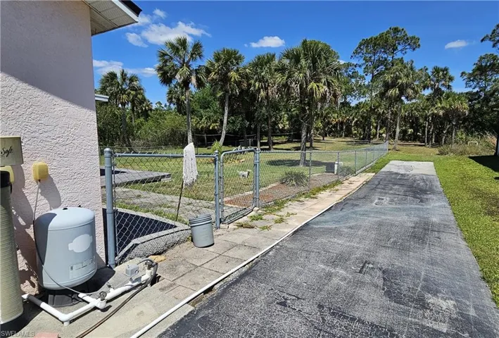 1140  16th NE ST, Naples, FL 34120