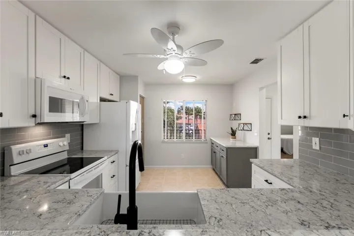 675 Saratoga Cir # 203, Naples Fl 34104