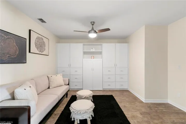 675 Saratoga Cir # 203, Naples Fl 34104