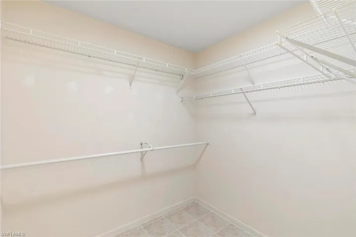 675 Saratoga Cir # 203, Naples Fl 34104