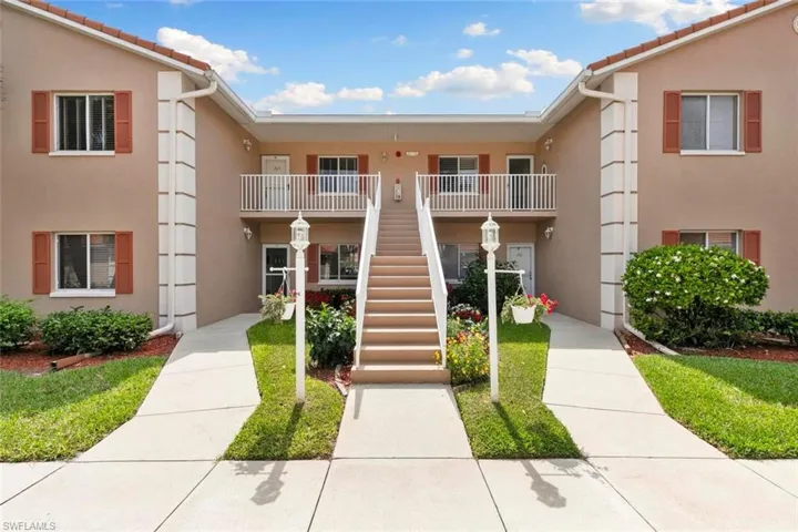 675 Saratoga Cir # 203, Naples Fl 34104