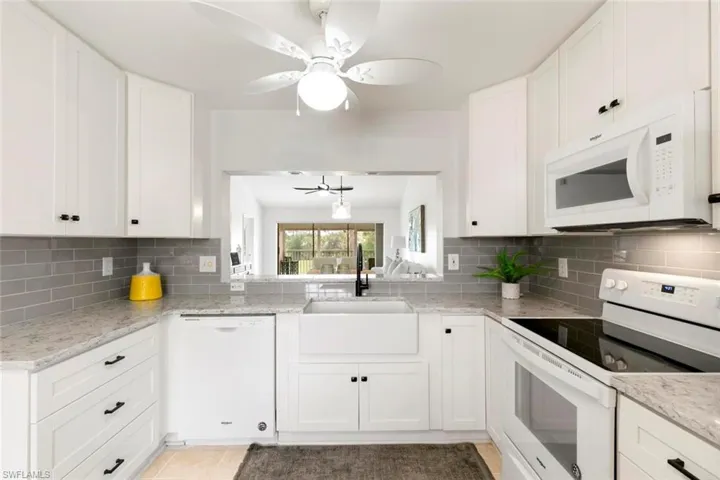 675 Saratoga Cir # 203, Naples Fl 34104