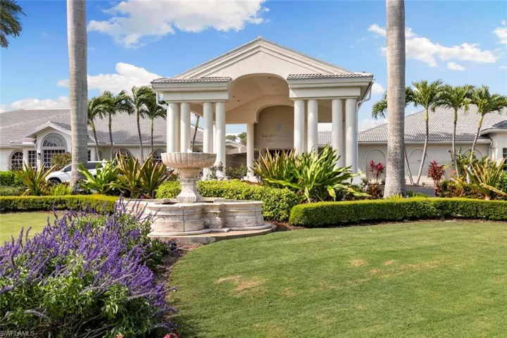 675 Saratoga Cir # 203, Naples Fl 34104