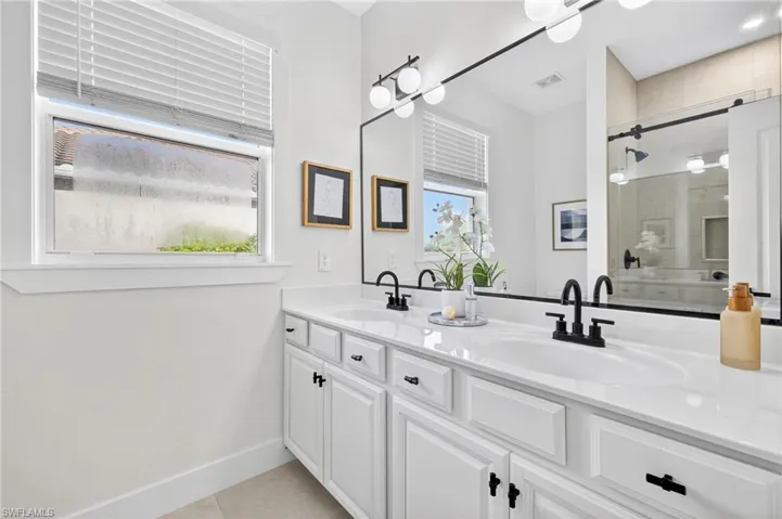 2131  Vermont  LN, Naples, FL 34120