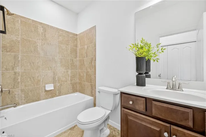 2131  Vermont  LN, Naples, FL 34120