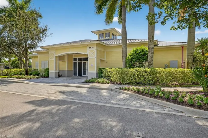 2131  Vermont  LN, Naples, FL 34120