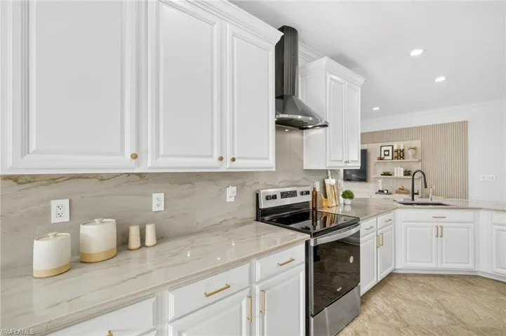 2131  Vermont  LN, Naples, FL 34120