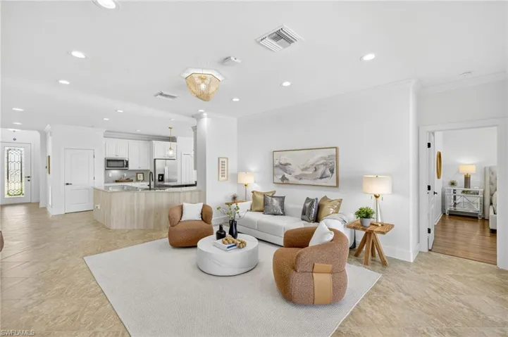 2131  Vermont  LN, Naples, FL 34120