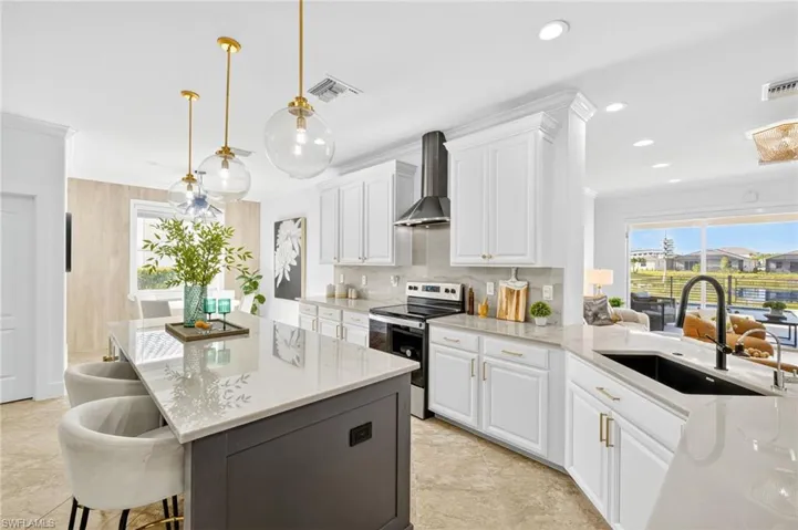 2131  Vermont  LN, Naples, FL 34120