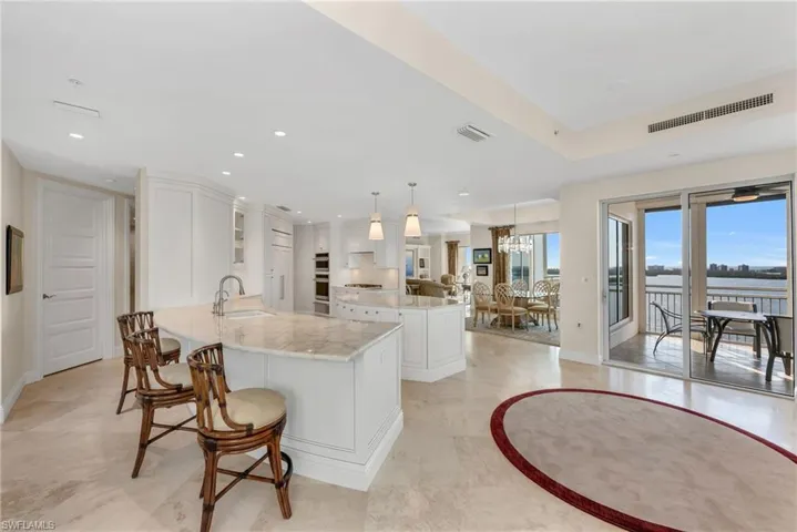 Breakfast Bar - Kitchen