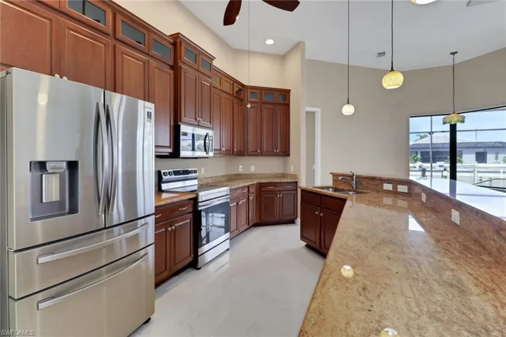1911 Sw 47th St, Cape Coral, Florida 33914