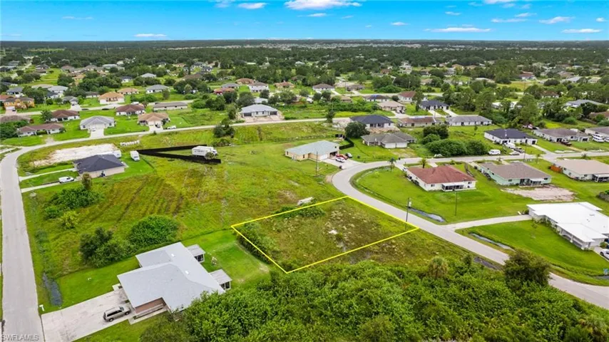 2011 Gordon Ave S, Lehigh Acres Fl 33973