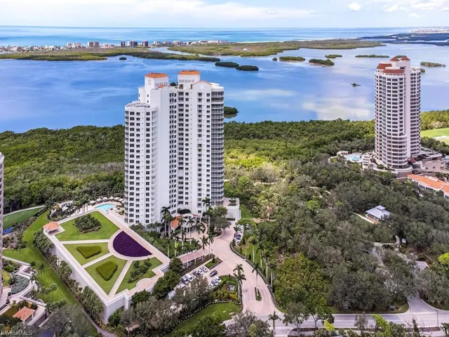 Tavira sits right next to the Estero Bay park where you can enjoy community sponsored events, like Pilates and Sunday concerts.