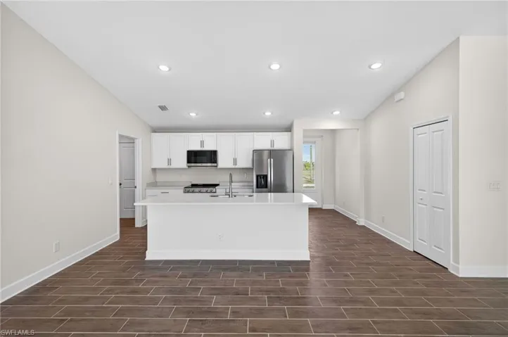 1819 Nw 9th Ave, Cape Coral, Florida 33993
