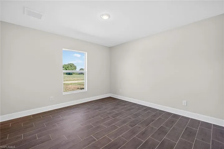 1819 Nw 9th Ave, Cape Coral, Florida 33993