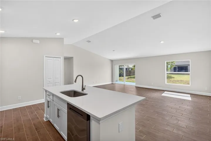 1819 Nw 9th Ave, Cape Coral, Florida 33993