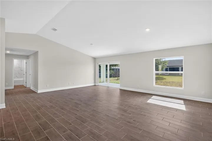 1819 Nw 9th Ave, Cape Coral, Florida 33993