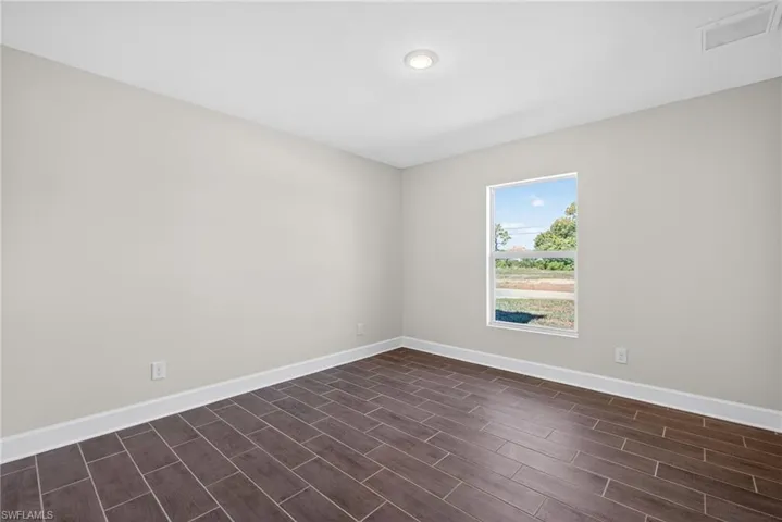 1819 Nw 9th Ave, Cape Coral, Florida 33993