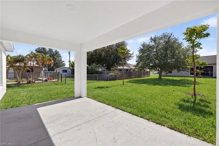 1819 Nw 9th Ave, Cape Coral, Florida 33993