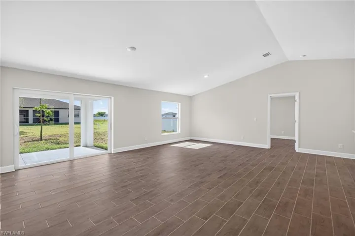 1819 Nw 9th Ave, Cape Coral, Florida 33993