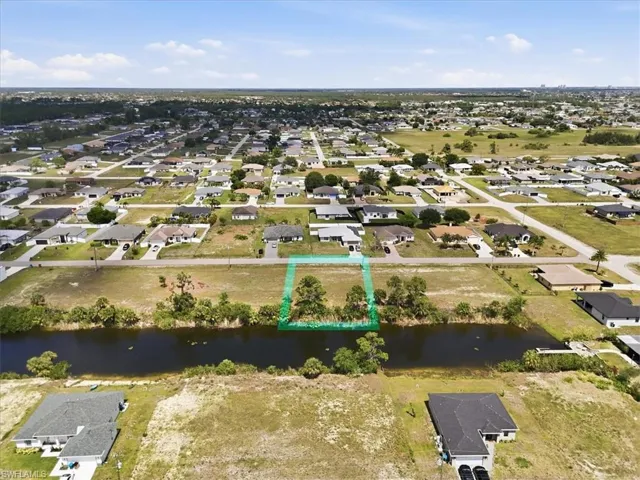2912 Ne 1st Pl, Cape Coral, Florida 33909