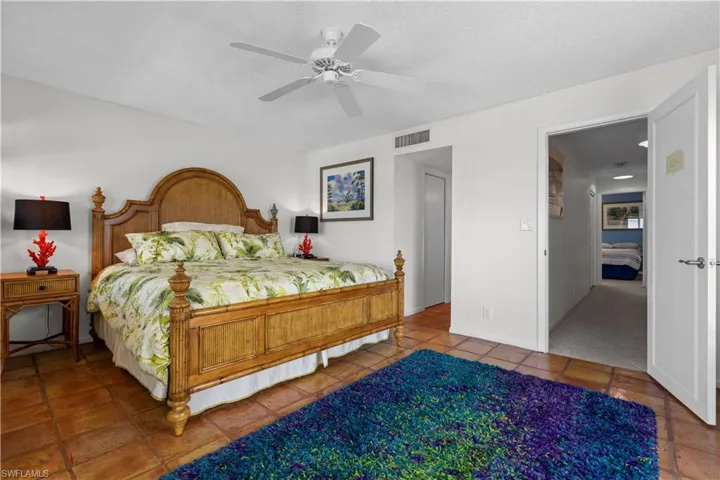 800  River Point  DR, Naples, FL 34102