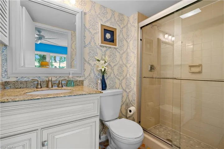 800  River Point  DR, Naples, FL 34102
