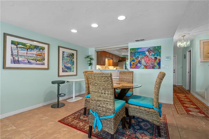 800  River Point  DR, Naples, FL 34102