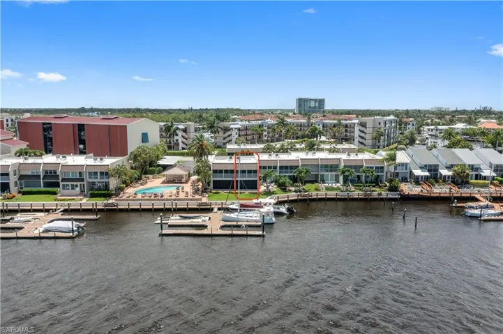 800  River Point  DR, Naples, FL 34102