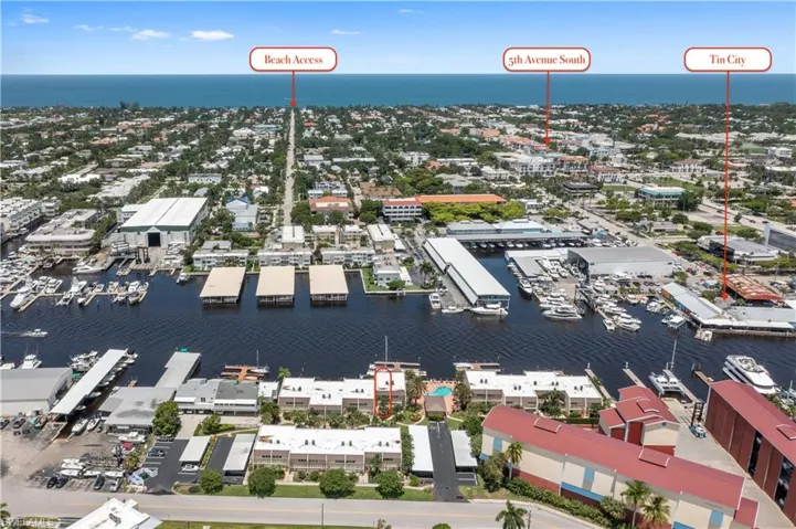 800  River Point  DR, Naples, FL 34102