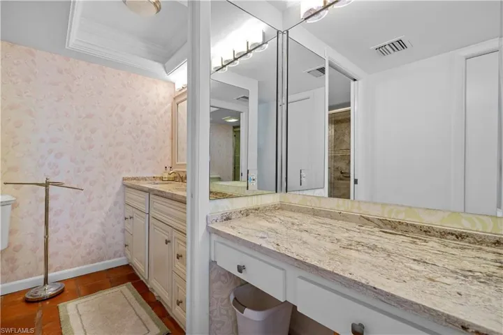 800  River Point  DR, Naples, FL 34102