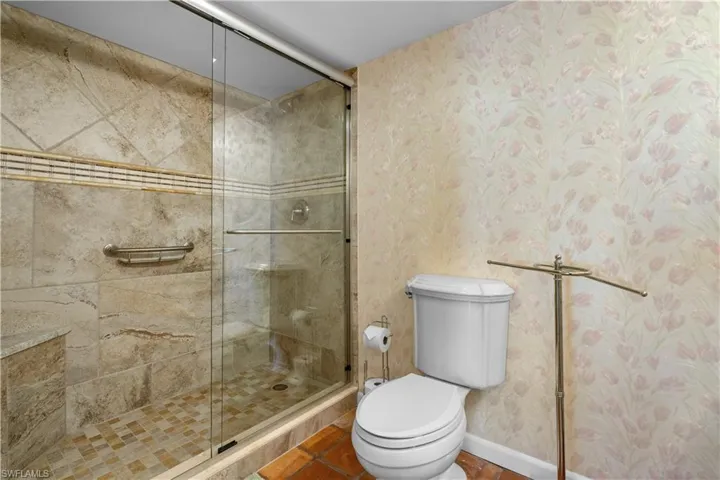 800  River Point  DR, Naples, FL 34102