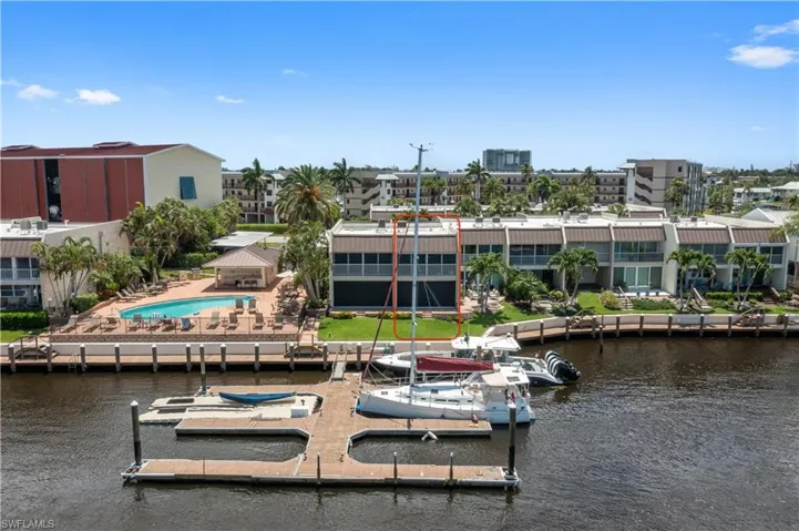 800  River Point  DR, Naples, FL 34102