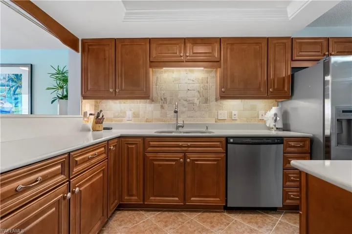 800  River Point  DR, Naples, FL 34102