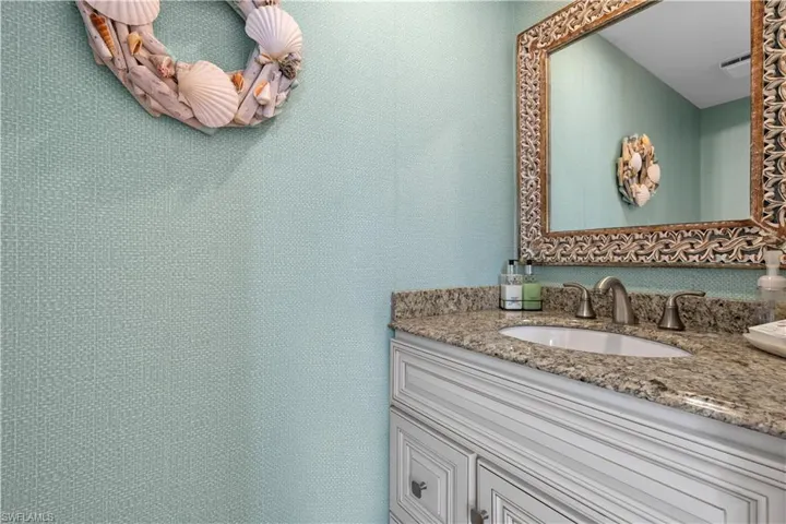 800  River Point  DR, Naples, FL 34102