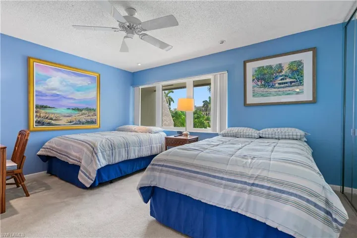 800  River Point  DR, Naples, FL 34102
