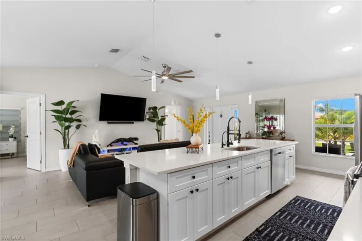 2715 Nw 7th St, Cape Coral, Florida 33993