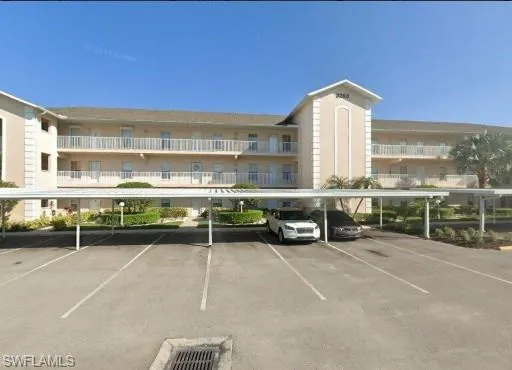 3250 Cypress Glen Way 424, Naples, Florida 34109