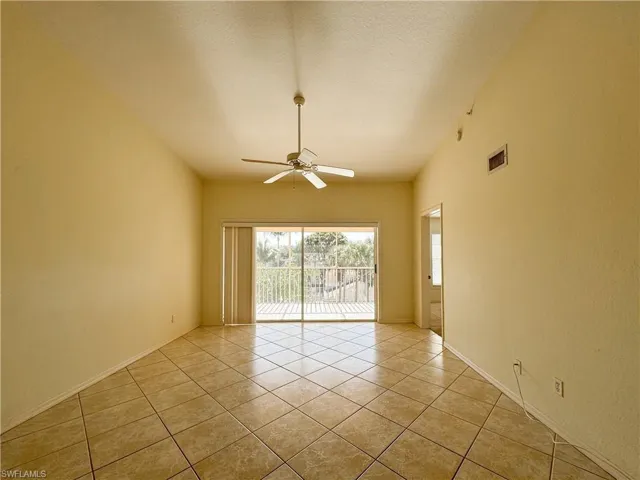 3250 Cypress Glen Way 424, Naples, Florida 34109