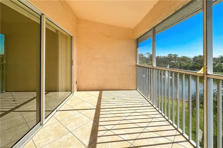 3250 Cypress Glen Way 424, Naples, Florida 34109